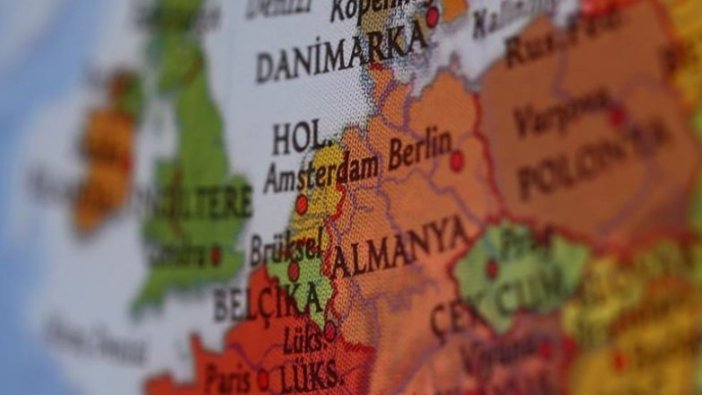 Almanya'da helikopter düştü