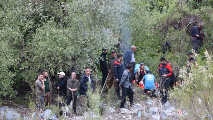 Kayalıklardan düşen kadının yardımına Mehmetçik yetişti