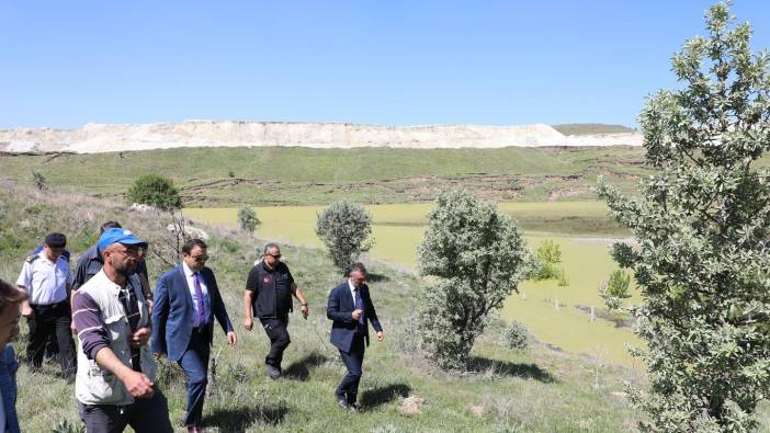 Su baskını nedeniyle yolar kapandı! Kütahya Valisi incelemelerde bulundu