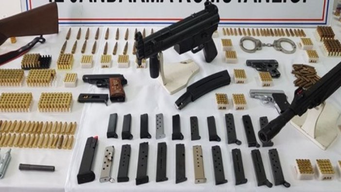 Jandarmadan ruhsatsız silah operasyonu