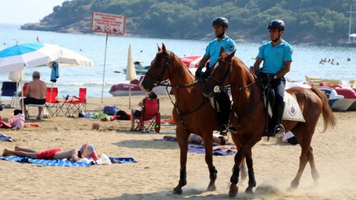 İzmir sahillerinde atlı denetim