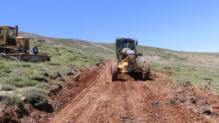 Elazığ’da yol çalışmaları devam ediyor