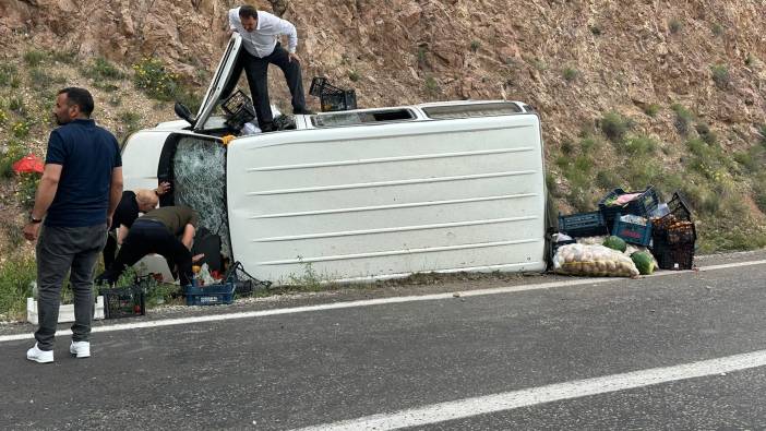 Erzincan'da minibüs yan yattı: 1 yaralı