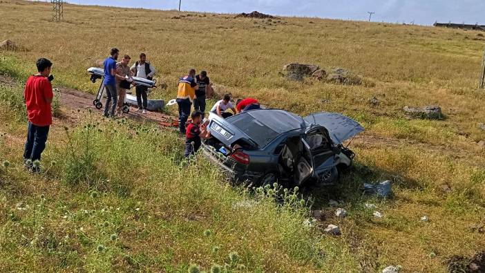 Şanlıurfa'da otomobil şarampole devrildi: 5 yaralı