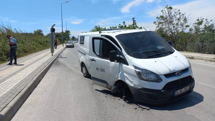 Antalya'da lastiği patlayan araç kaza geçirdi