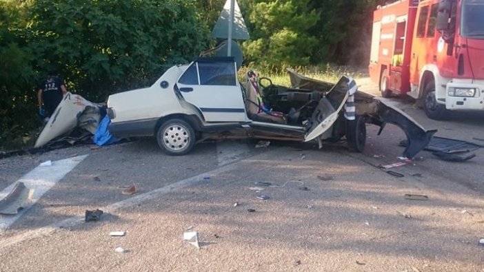 Antalya'da yolcu otobüsüyle otomobil çarpıştı: 2 ölü, 3 yaralı