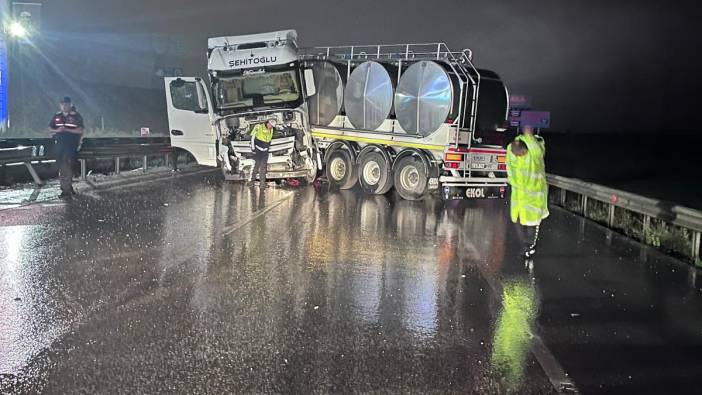 Tanker bariyerlere çarptı: 2 yaralı