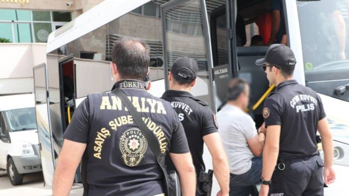 Antalya’da aranan kesinleşmiş cezası bulunan 153 zanlı yakalandı