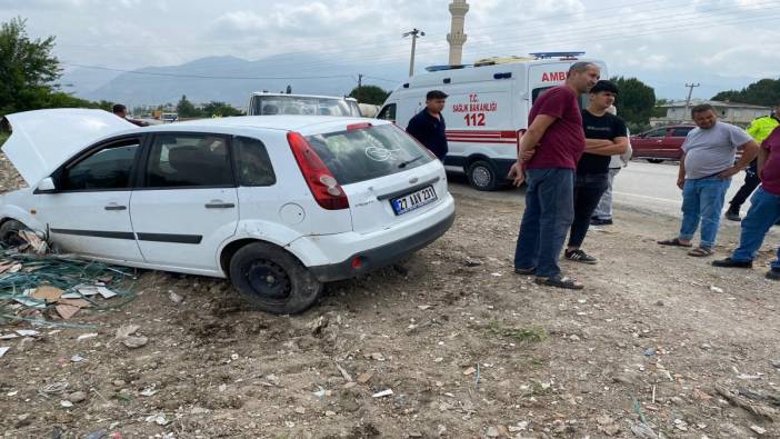 Kontrolden çıkarak takla atan araçtaki 3 kişi yaralandı