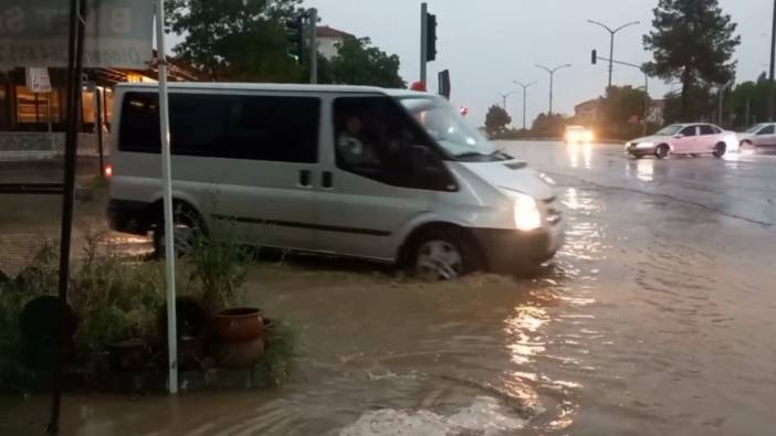 Osmancık’ta fırtına, sağanak ve dolu etkili oldu