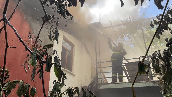 Sobadan çıkan yangın evi küle çevirdi