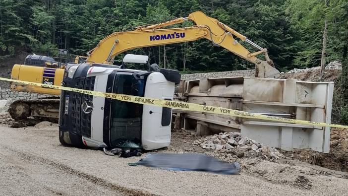 Sinop’ta kamyon devrildi: 1 ölü