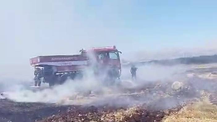 Adıyaman'da saman balyaları alev aldı