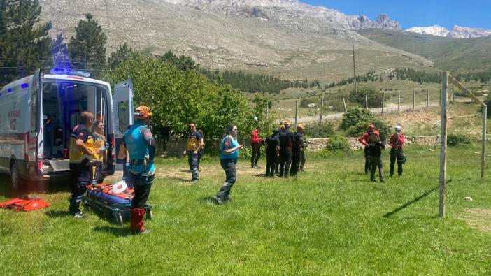 Niğde’de ayağı kırılan dağcı kurtarıldı