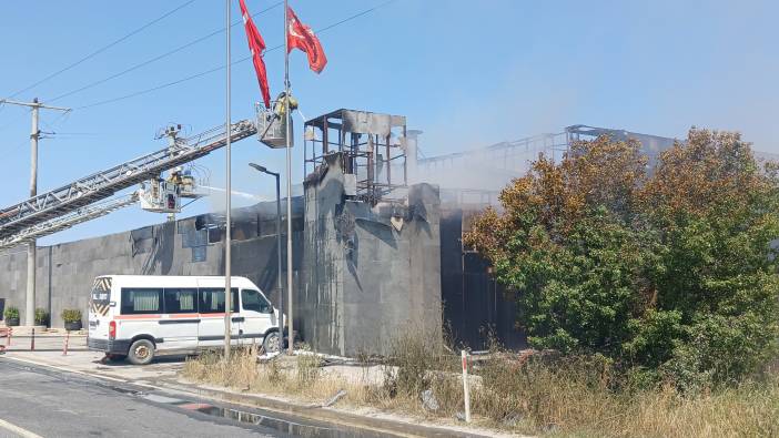 Boya imalatı fabrikasında yangın