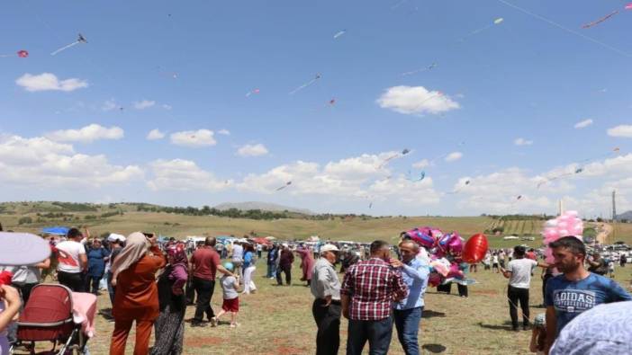 Isparta’da Uçurtma Şenliği rengarenk görüntülere sahne oldu