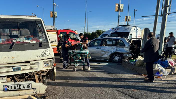 Otomobil ile pikap kavşakta çarpıştı: Yaralılar var