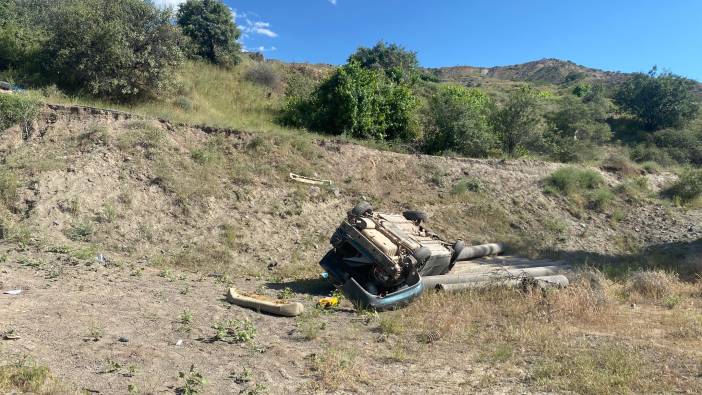 Elazığ'da otomobil şarampole devrildi: 1 ölü, 7 yaralı