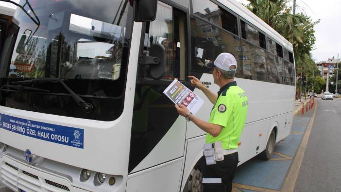 Trafik ekipleri öğrenciler için sahada