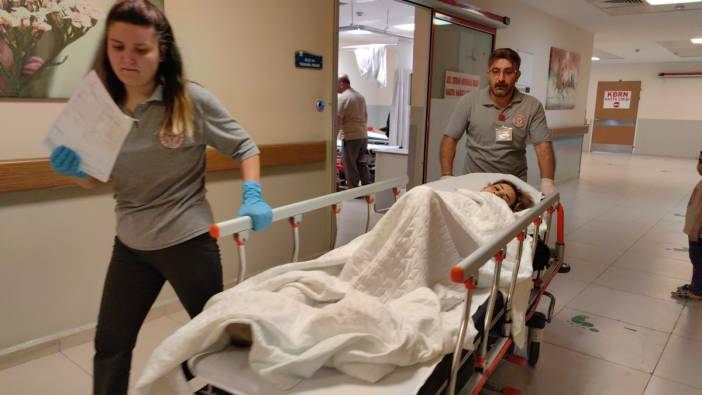 Evde başka bir erkekle gördüğü evli ablasını bıçakladı