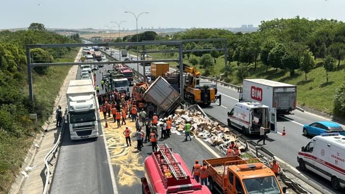 Hadımköy'de kamyonlar çarpıştı