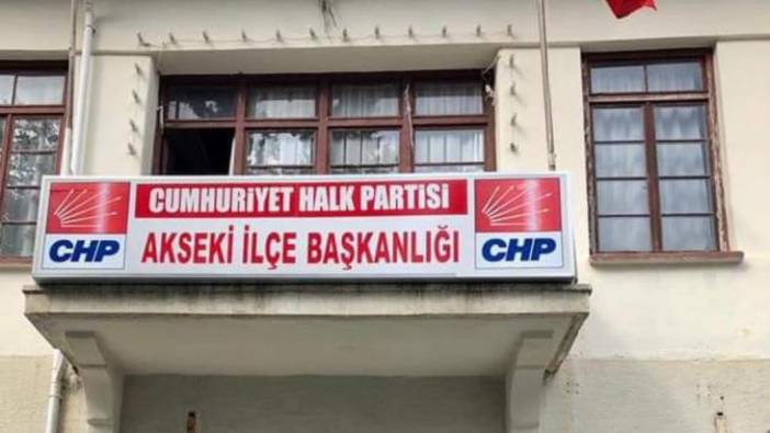 CHP'de istifa depremi