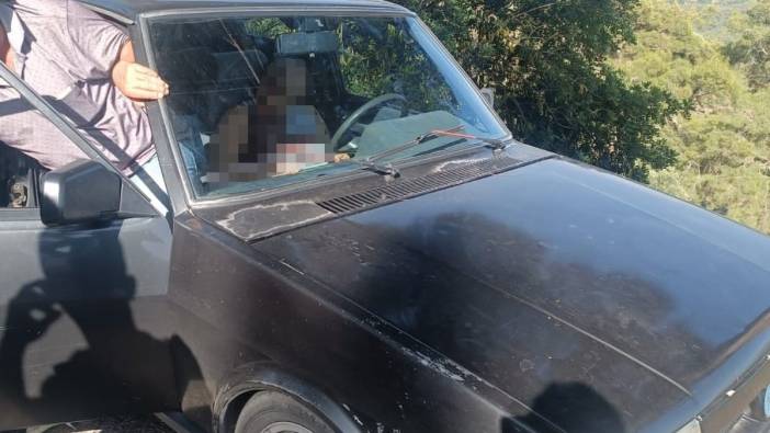 Tartıştığı oğlunu tabancayla öldürüp, ekipler gelene kadar başında bekledi