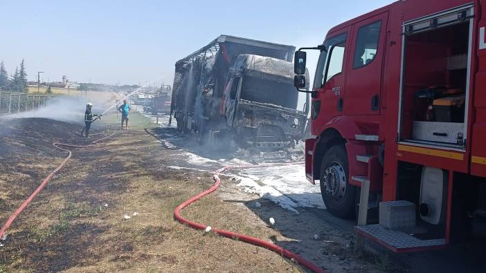 Kırklareli D-100 karayolunda tır alev alev yandı