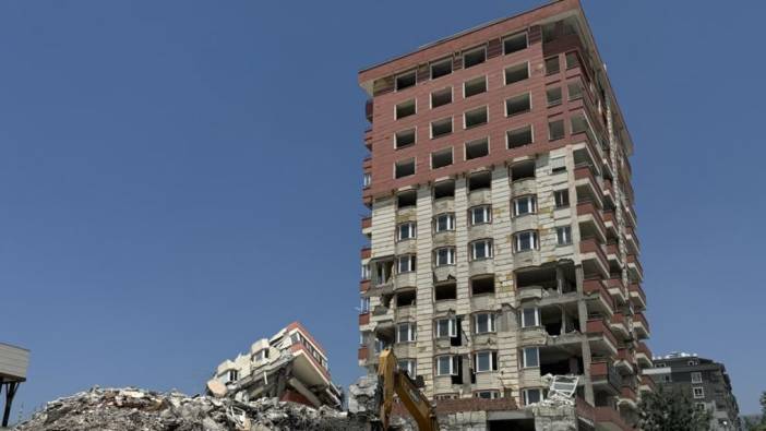 Kahramanmaraş'ta bina yıkıldı