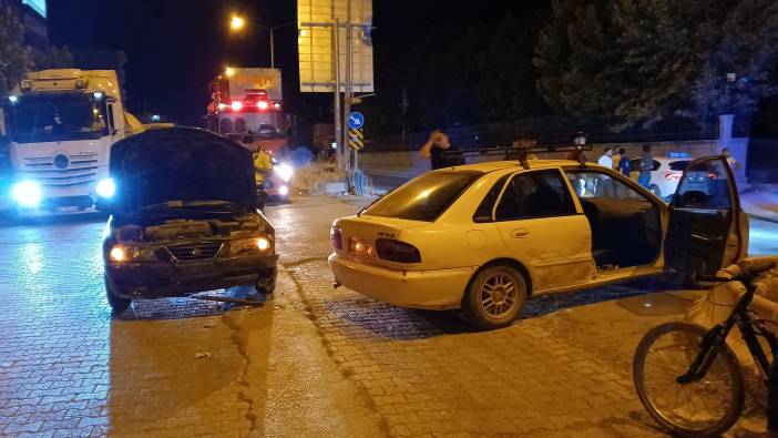 Adıyaman'da iki otomobil çarpıştı: 1 yaralı