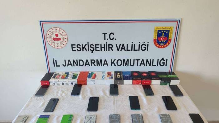 Eskişehir'de kaçak telefon satan şahıs yakalandı