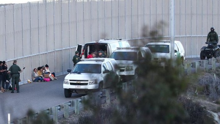 ABD-Meksika sınırında son bir yılda 911 çocuk ailelerinden koparıldı