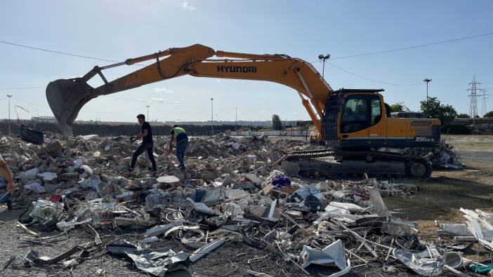 Bahçelievler'de yıkılan binadaki ziynet eşyaları aranıyor