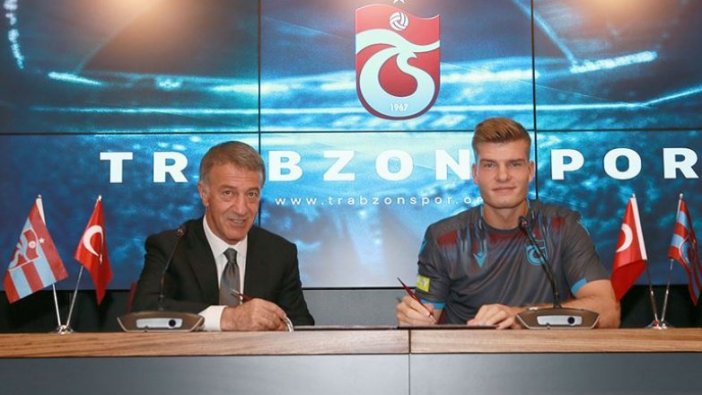 Trabzonspor'da  Sörloth sözleşme imzaladı