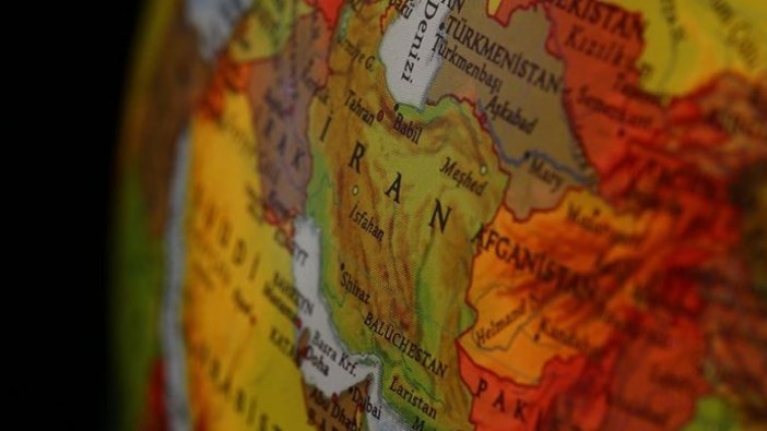 İran'a ait savaş uçağı düştü