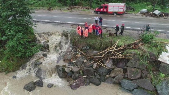 Rize'de sel: 1 kayıp