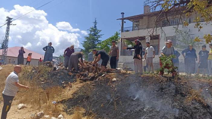 Kamyonun kopardığı elektrik teli yangına neden oldu