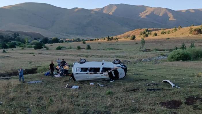 Erzincan'da feci kaza: 1 kişi öldü 6 kişi yaralandı