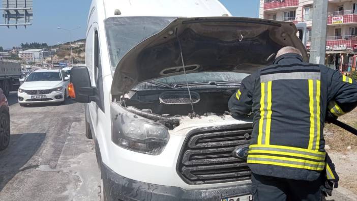 Hatay'da araç yangını