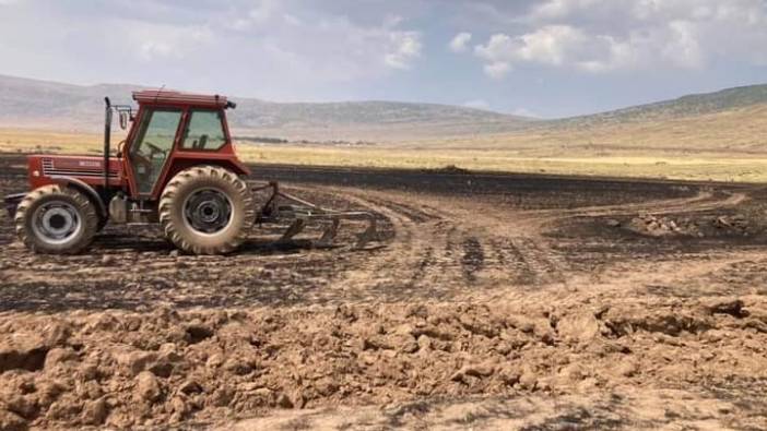 Biçerdöverle hasatta yangın çıktı: 4 hektar alan kül oldu