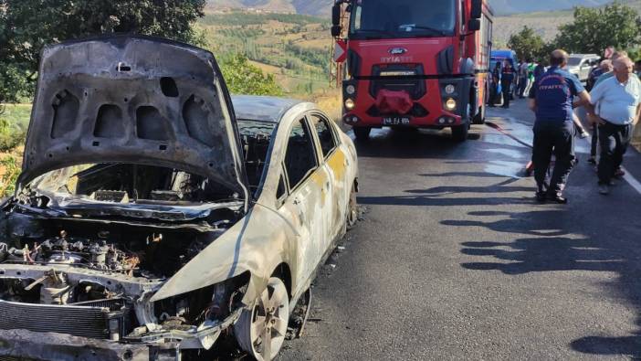 Kahramanmaraş'ta yanan otomobil küle döndü