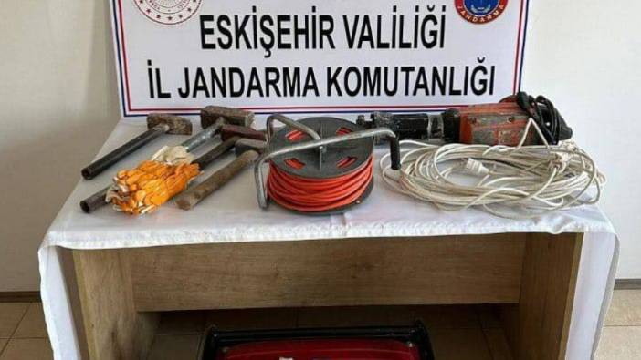 Eskişehir'de kaçak kazı yapan şahıslar yakalandı