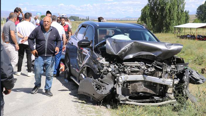 Ağrı'da kaza: 13 yaralı