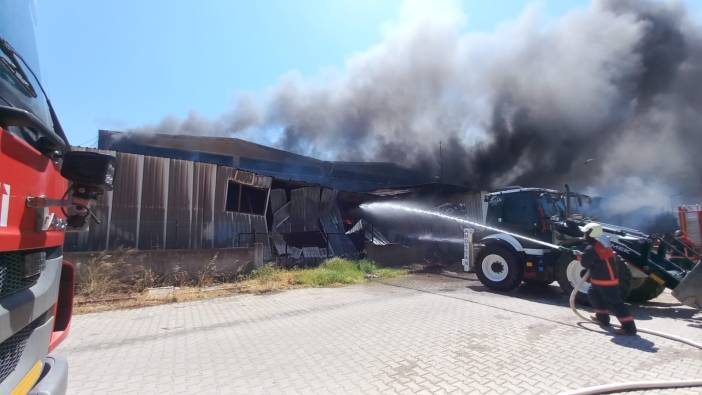 Manisa’da fabrika yangını