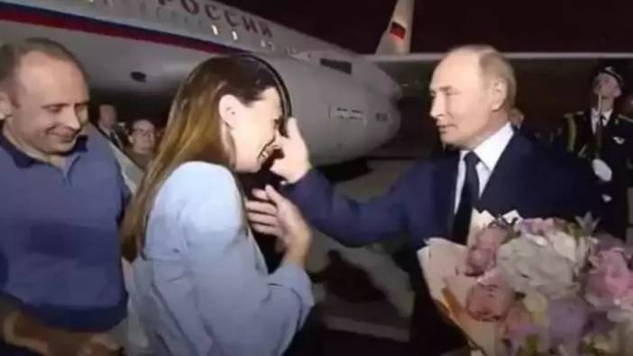 Putin, Rus esirleri havaalanında karşıladı