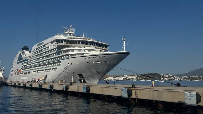 Bodrum'a "Seabourn Encore" kruvaziyeri 571 yolcu getirdi