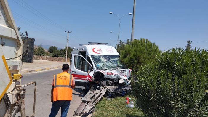 Gaziantep'te ambulans tankere çarptı: 3 sağlıkçı yaralı