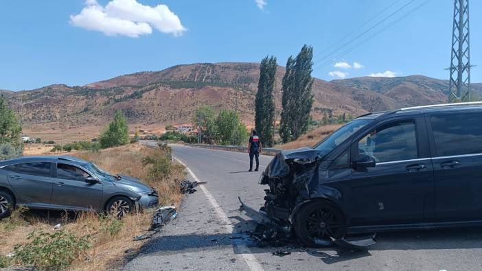 Kayseri’de otomobil ve minibüs çarpıştı: 9 yaralı