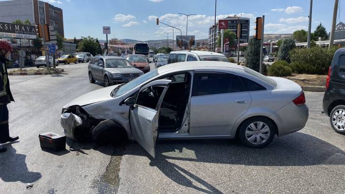 Manisa'da trafik kazası: 2 yaralı