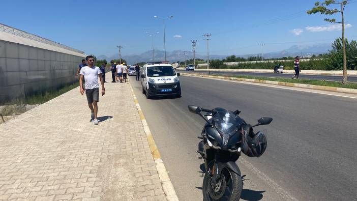 Antalya'da otomobil şarampole uçtu